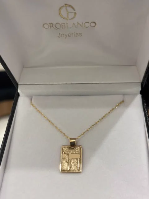 Cadena con placa grabable